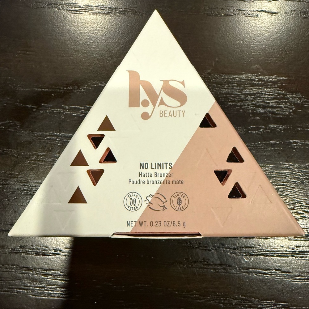 LYS Beauty No Limits Matte Bronzer in shade Strength NWT 6.5g